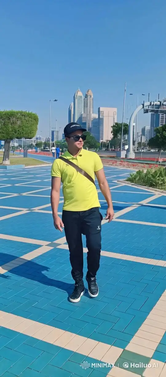 Man Walks Peacefully with Lion in Urban Setting – AI Generated Video | Hailuo AI