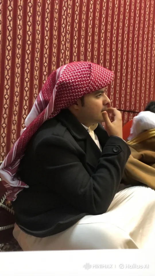 Traditional Attire: Smoking Scene in Live2D Animation – AI Generated Video | Hailuo AI