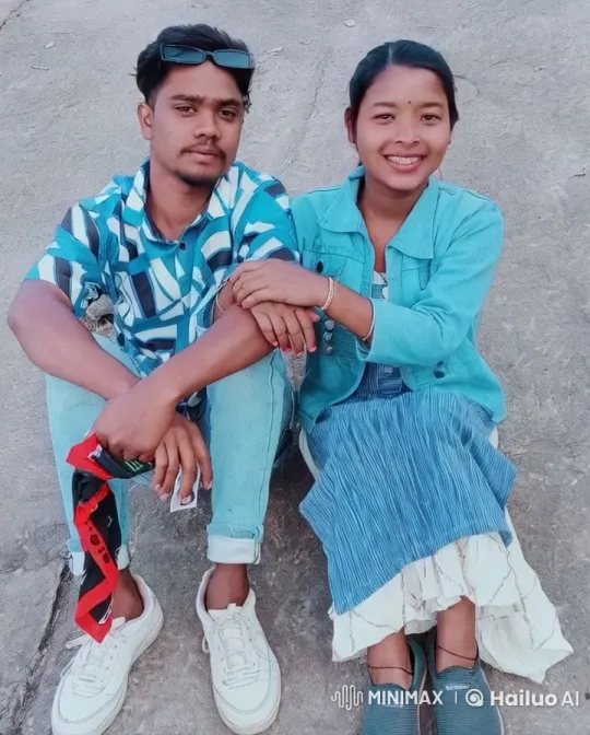 Affectionate Couple Sharing a Kiss Outdoors – AI Generated Video | Hailuo AI