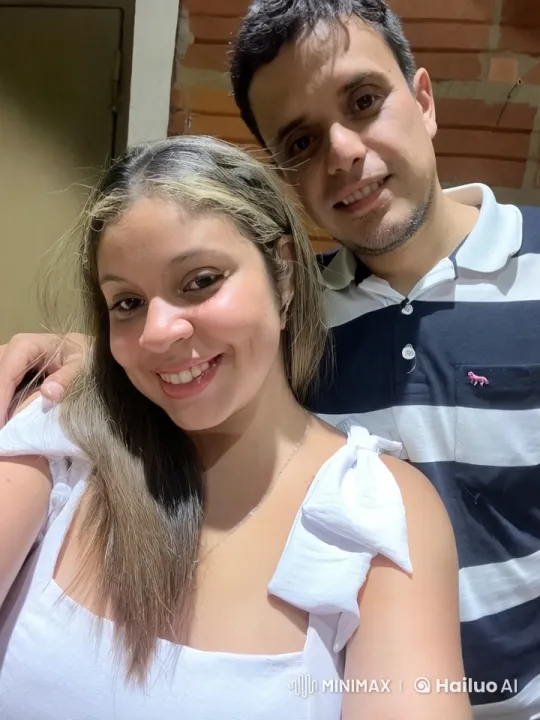 Couple's Surprise Kiss Moment Captured – AI Generated Video | Hailuo AI