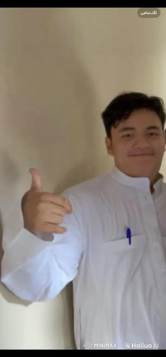 Traditional Robe: Transition from Joy to Contemplation – AI Generated Video | Hailuo AI