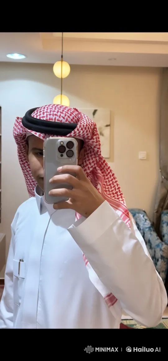 Traditional Attire Selfie with Smoky Effect – AI Generated Video | Hailuo AI