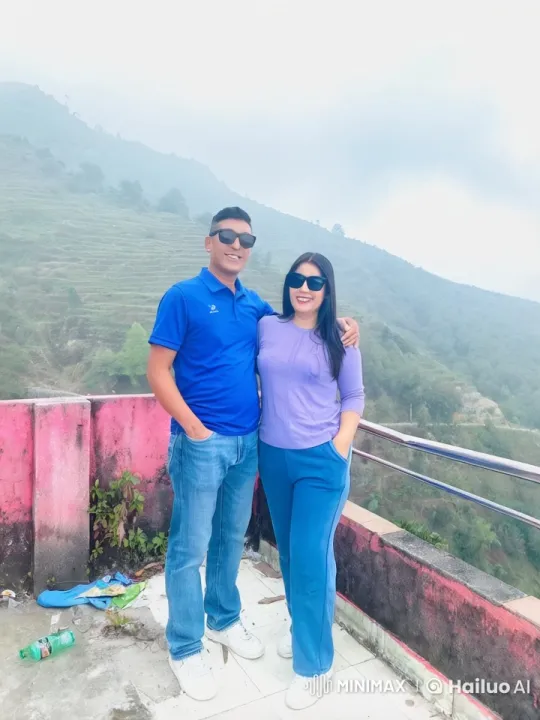 Couple Enjoying Scenic Hills Amidst Playful Jog – AI Generated Video | Hailuo AI