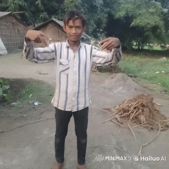 Rural Vendor Flees from Rats and Reptiles Swarm – AI Generated Video | Hailuo AI