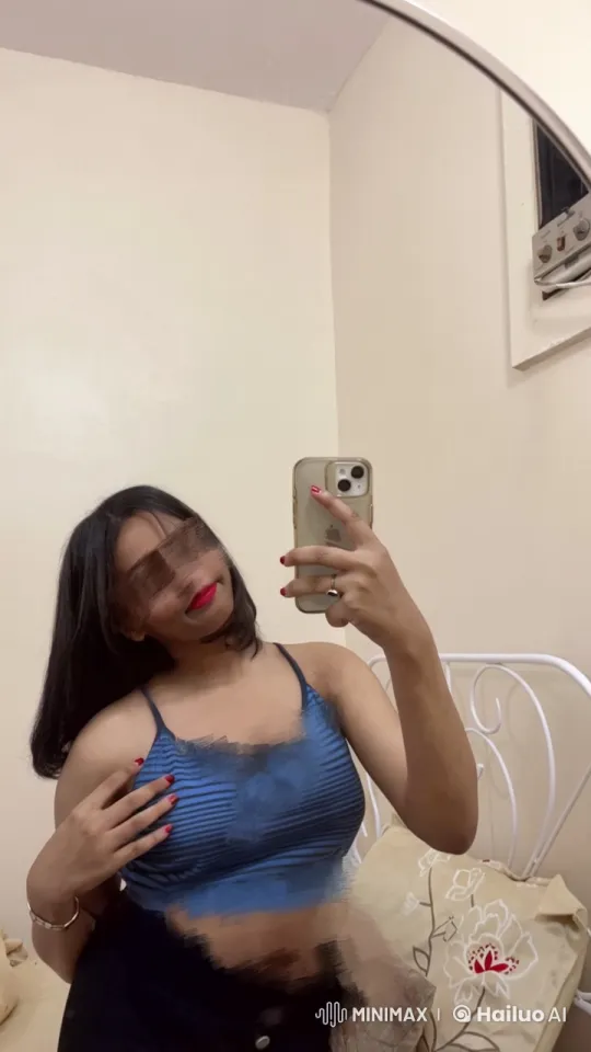 Woman in Bedroom Takes Candid Mirror Selfie – AI Generated Video | Hailuo AI