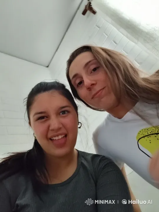 Two Individuals Share an Intimate Kiss – AI Generated Video | Hailuo AI