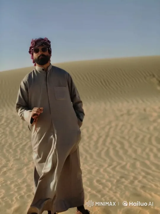 Solitary Contemplation in the Desert – AI Generated Video | Hailuo AI