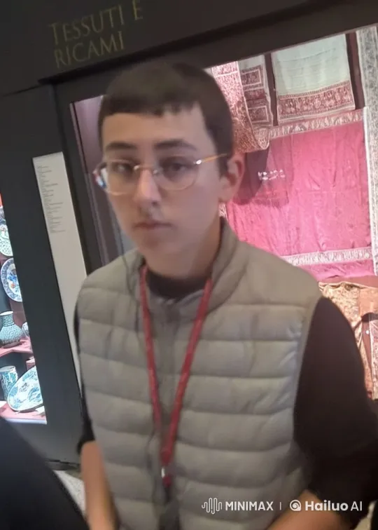 Young Person Rips Vest, Shouts in Textile Exhibit – AI Generated Video | Hailuo AI