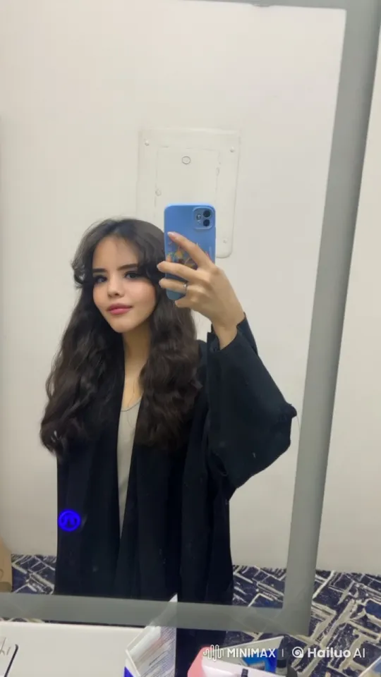 Young Woman Taking Selfie, Smoking in Mirror Scene – AI Generated Video | Hailuo AI