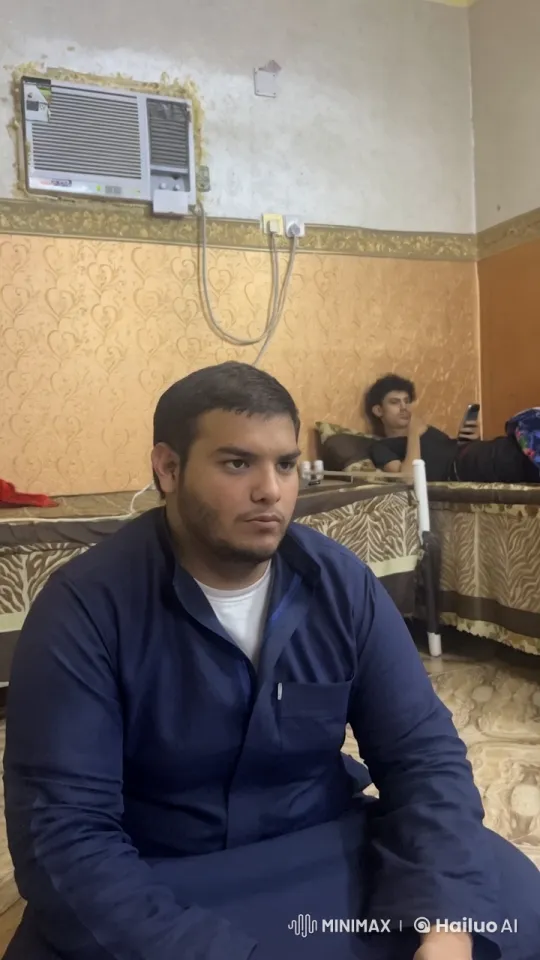 Man Smoking in Ornate Room with Relaxed Atmosphere – AI Generated Video | Hailuo AI