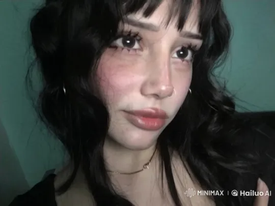 Woman Smiles Warmly, Emphasizing Friendly Atmosphere – AI Generated Video | Hailuo AI