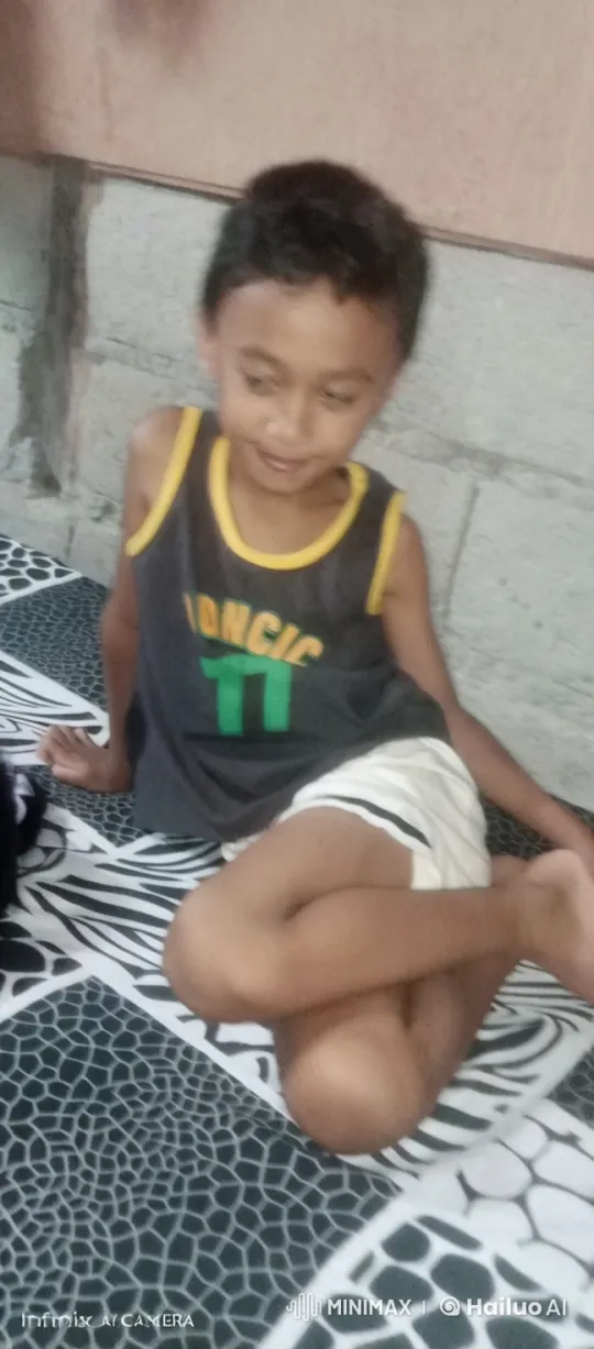 Boy Runs Excitedly to Meet Girl in Outdoor Setting – AI Generated Video | Hailuo AI