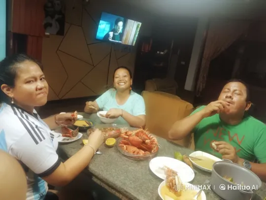 Diners Levitate Above Kitchen Counter – AI Generated Video | Hailuo AI