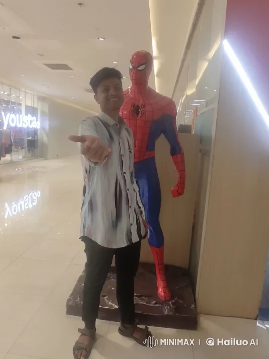 Spiderman Statue Comes Alive, Gently Taps Person – AI Generated Video | Hailuo AI