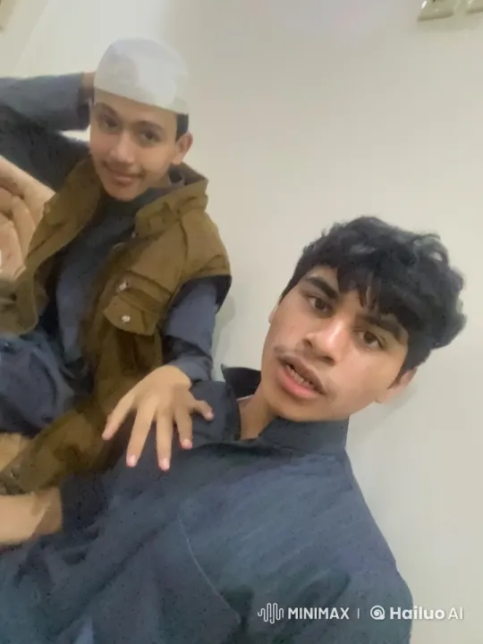 Casual Indoor Interaction with Subtle Movements and Smoke Effects – AI Generated Video | Hailuo AI