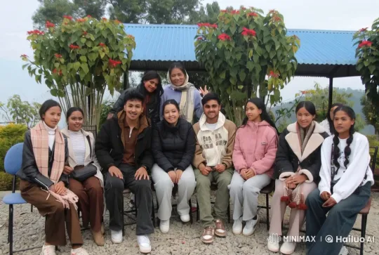 Friends Enjoy Playful Mock Fight in Scenic Outdoor Setting – AI Generated Video | Hailuo AI
