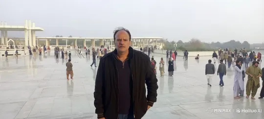 Victorian Street: Mysterious Stalker Follows Man in Rain – AI Generated Video | Hailuo AI