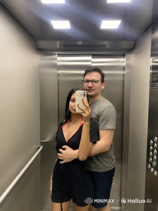 Elevator Confrontation: Tense Argument in a Confined Space – AI Generated Video | Hailuo AI