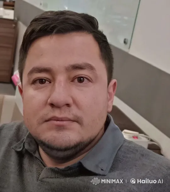 Man in Grey Sweater Dances with Trump in Office Setting – AI Generated Video | Hailuo AI