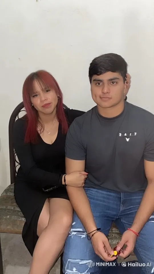 Couple's Emotional Encounter with a Surprise Kiss – AI Generated Video | Hailuo AI