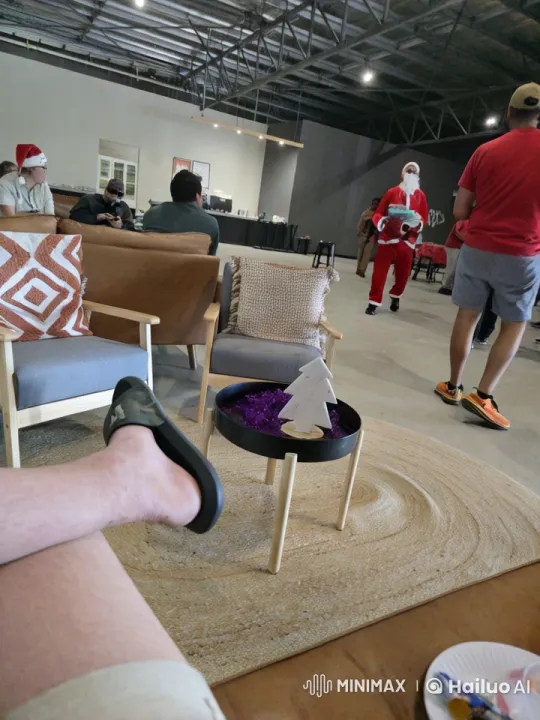 Man Kicks Santa, Police Intervene in Chaotic Scene – AI Generated Video | Hailuo AI