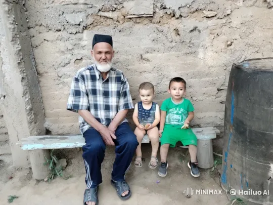 Elderly Man Embraces Grandchildren in Rustic Setting – AI Generated Video | Hailuo AI