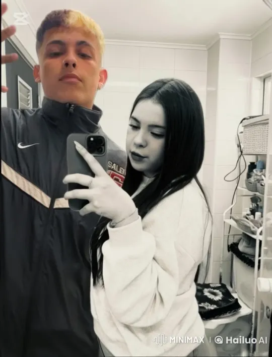 Couple Shares Intimate Mirror Selfie Moment – AI Generated Video | Hailuo AI