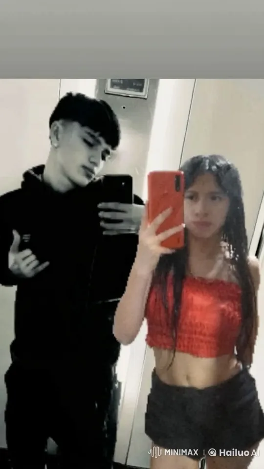 Couple Captures Intimate Mirror Selfie in Elevator – AI Generated Video | Hailuo AI
