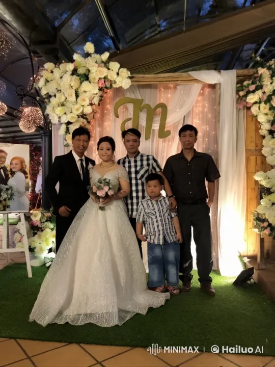 Wedding Kung Fu: Couple's Graceful Fight in Elegant Setting – AI Generated Video | Hailuo AI