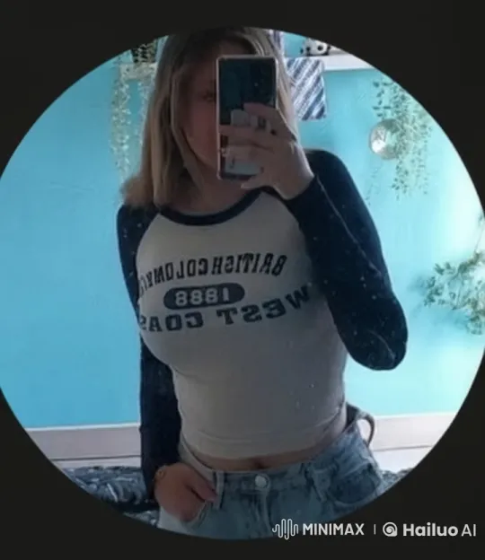 Pregnancy Progression: Mirror Selfie Video – AI Generated Video | Hailuo AI
