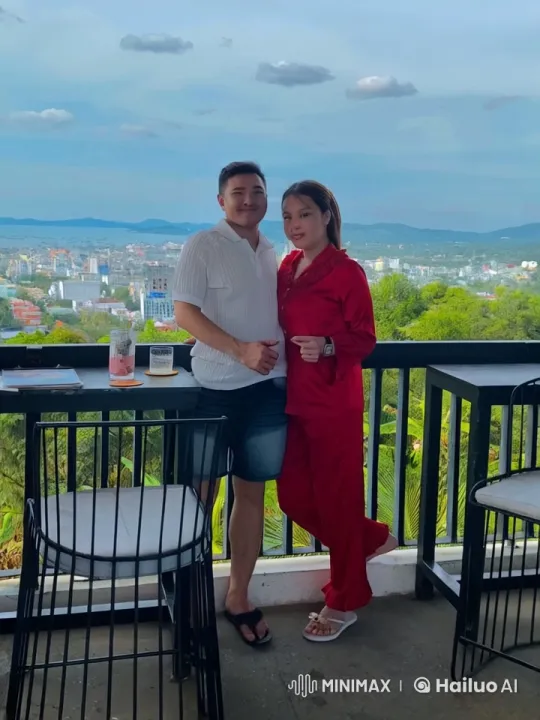 Couple Performs High-Energy Kungfu on Balcony with City View – AI Generated Video | Hailuo AI