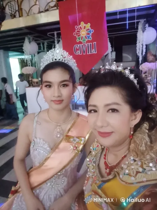 Festive Embrace: Ladies Celebrate in Elegant Finery – AI Generated Video | Hailuo AI