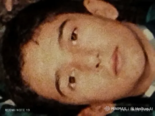 Boy Prepares to Kiss Cristiano Ronaldo in Heartwarming Scene – AI Generated Video | Hailuo AI