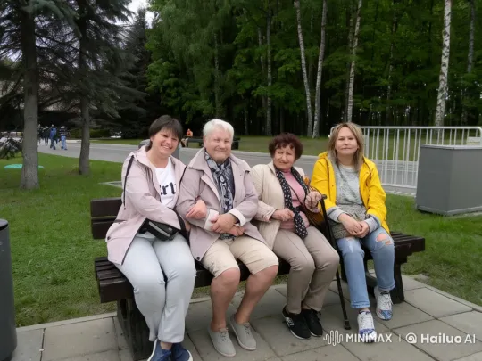 Monstrous Figure Startles Park Bench Sitters – AI Generated Video | Hailuo AI