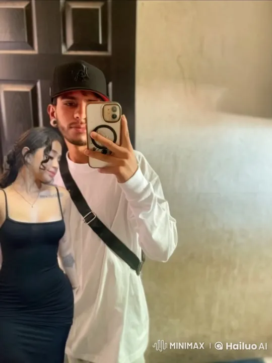 Couple's Intimate Moment Captured in Mirror Selfie – AI Generated Video | Hailuo AI