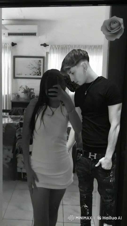 Couple Reflects Affection in Cozy Mirror Selfie – AI Generated Video | Hailuo AI
