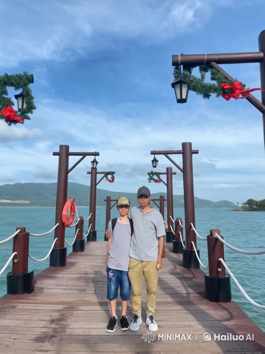 Summer Boys Perform Kung Fu on Festive Pier – AI Generated Video | Hailuo AI