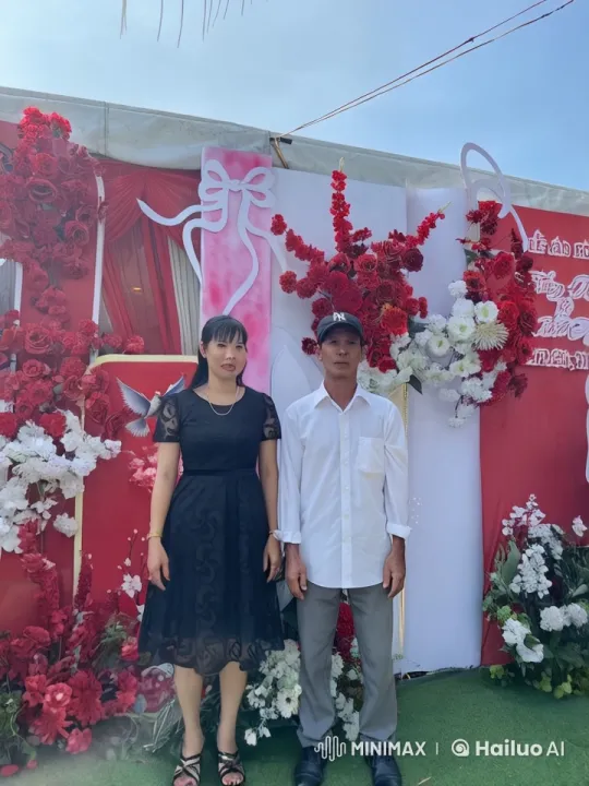 Kung Fu Practitioners Display Skills in Florally Decorated Setting – AI Generated Video | Hailuo AI
