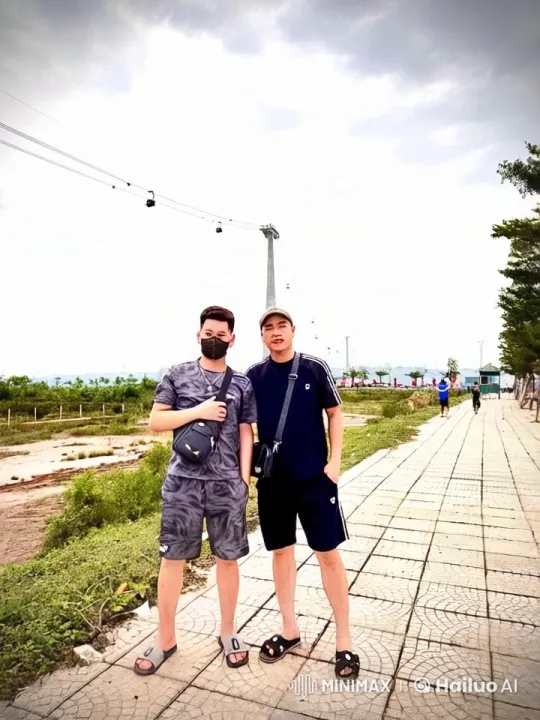 Casual Clothing Kungfu Fight on Outdoor Walkway – AI Generated Video | Hailuo AI