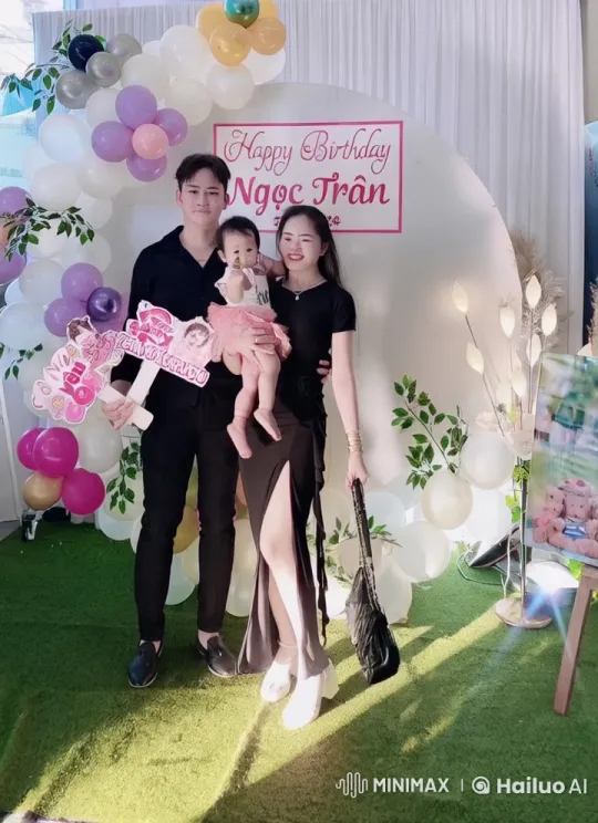 Family Celebrates Birthday with Impressive Kung Fu Performance – AI Generated Video | Hailuo AI