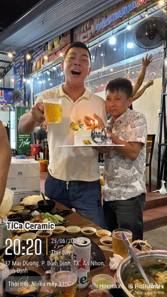 Celebration Turns to Kung Fu Showdown at Vietnamese Restaurant – AI Generated Video | Hailuo AI