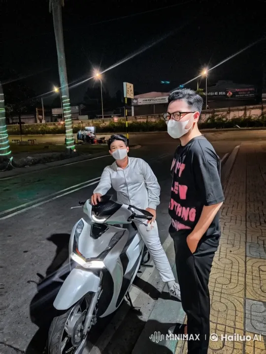 Nighttime Kung-Fu Sparring in Urban Setting – AI Generated Video | Hailuo AI