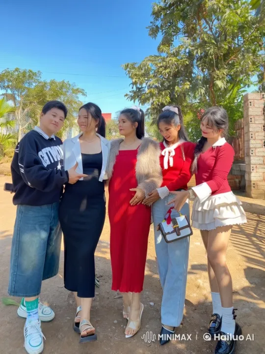 Five Friends Practice Kung Fu Outdoors – AI Generated Video | Hailuo AI