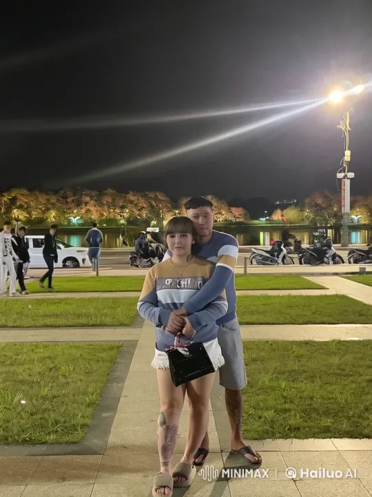 Nighttime Park Martial Arts Performance in Live2D – AI Generated Video | Hailuo AI