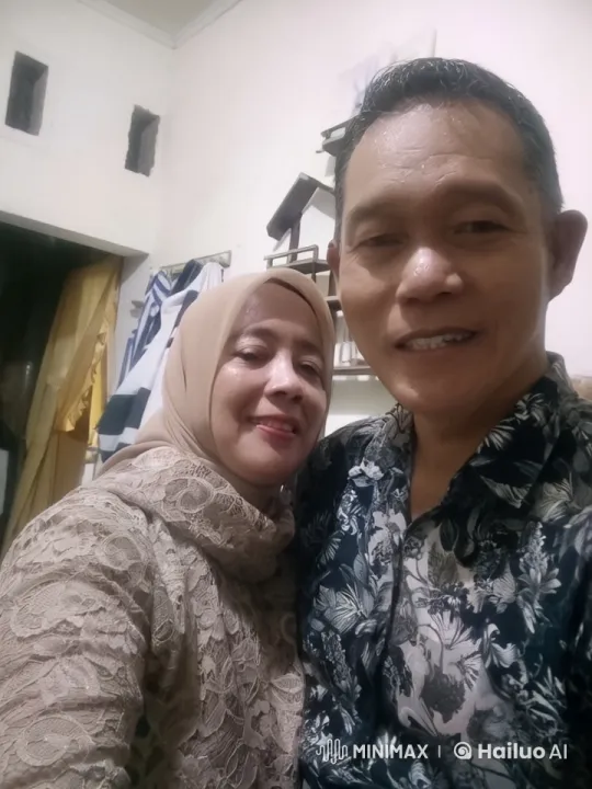 Affectionate Couple Sharing a Kiss at Home – AI Generated Video | Hailuo AI