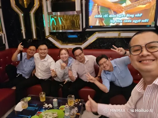Indoor Kungfu Fight in Luxe Karaoke Setting – AI Generated Video | Hailuo AI