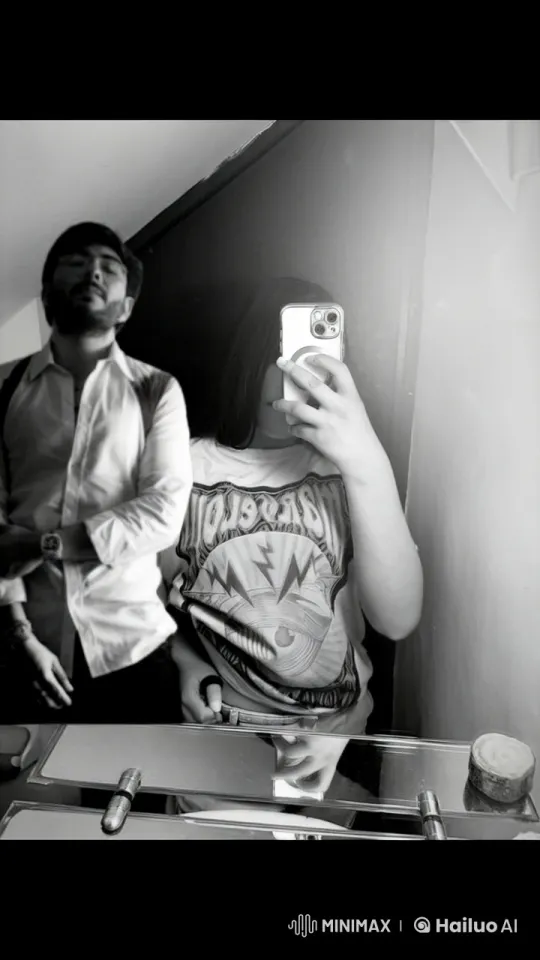 Intimate Selfie: Two People Share a Tender Moment – AI Generated Video | Hailuo AI