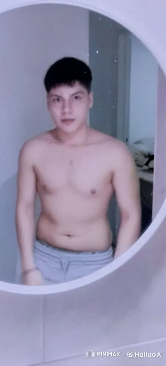Man Mimics Gorilla, Beats Chest in Dynamic Video – AI Generated Video | Hailuo AI