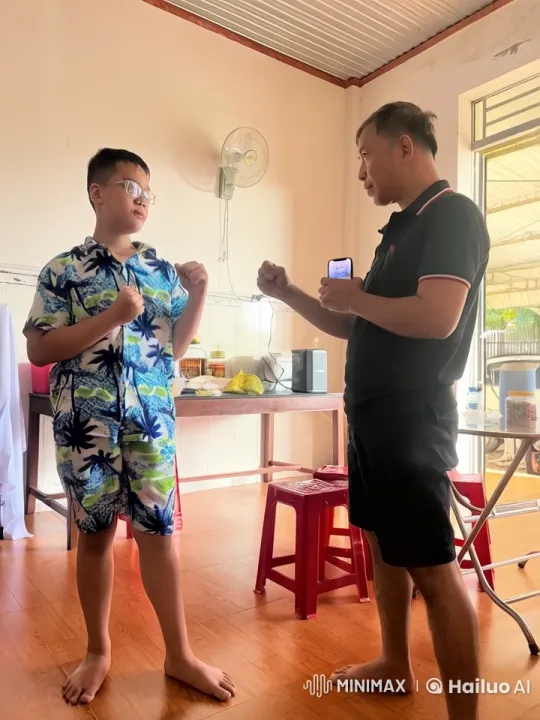 Martial Arts Practice: Adult and Child Dynamic Demonstration – AI Generated Video | Hailuo AI