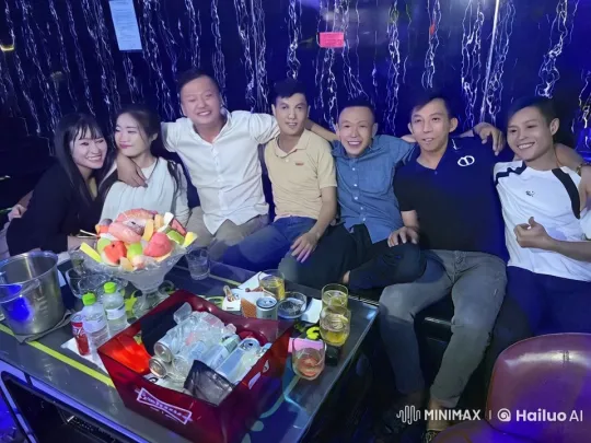 Friends' Night Out Turns into Intense Martial Arts Brawl – AI Generated Video | Hailuo AI